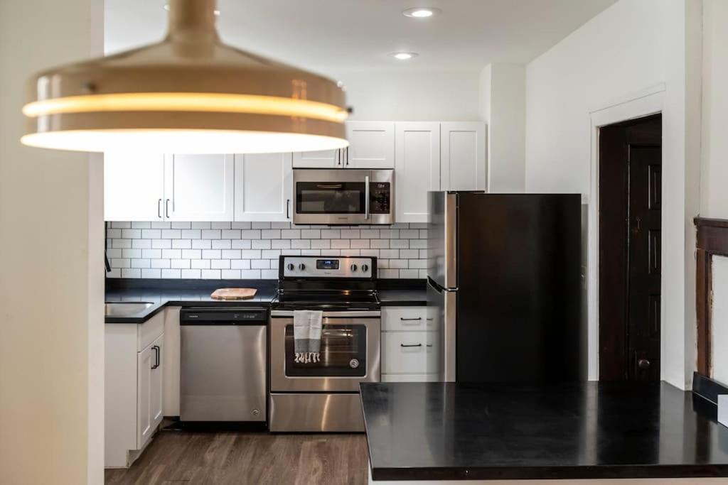 הוילה דטרויט Luxe Mid-Century Styled Historic Townhouse #1 מראה חיצוני תמונה